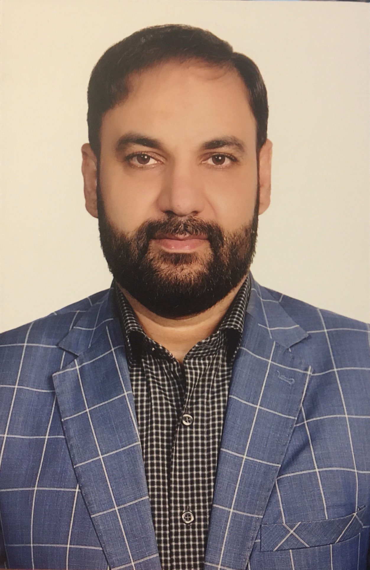 دکتر هادی سکاکی