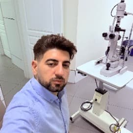 دکتر حمزه مولودی, متخصص چشم پزشکی