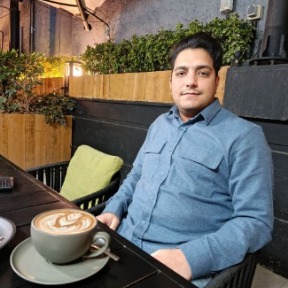 دکتر علیرضا نادری