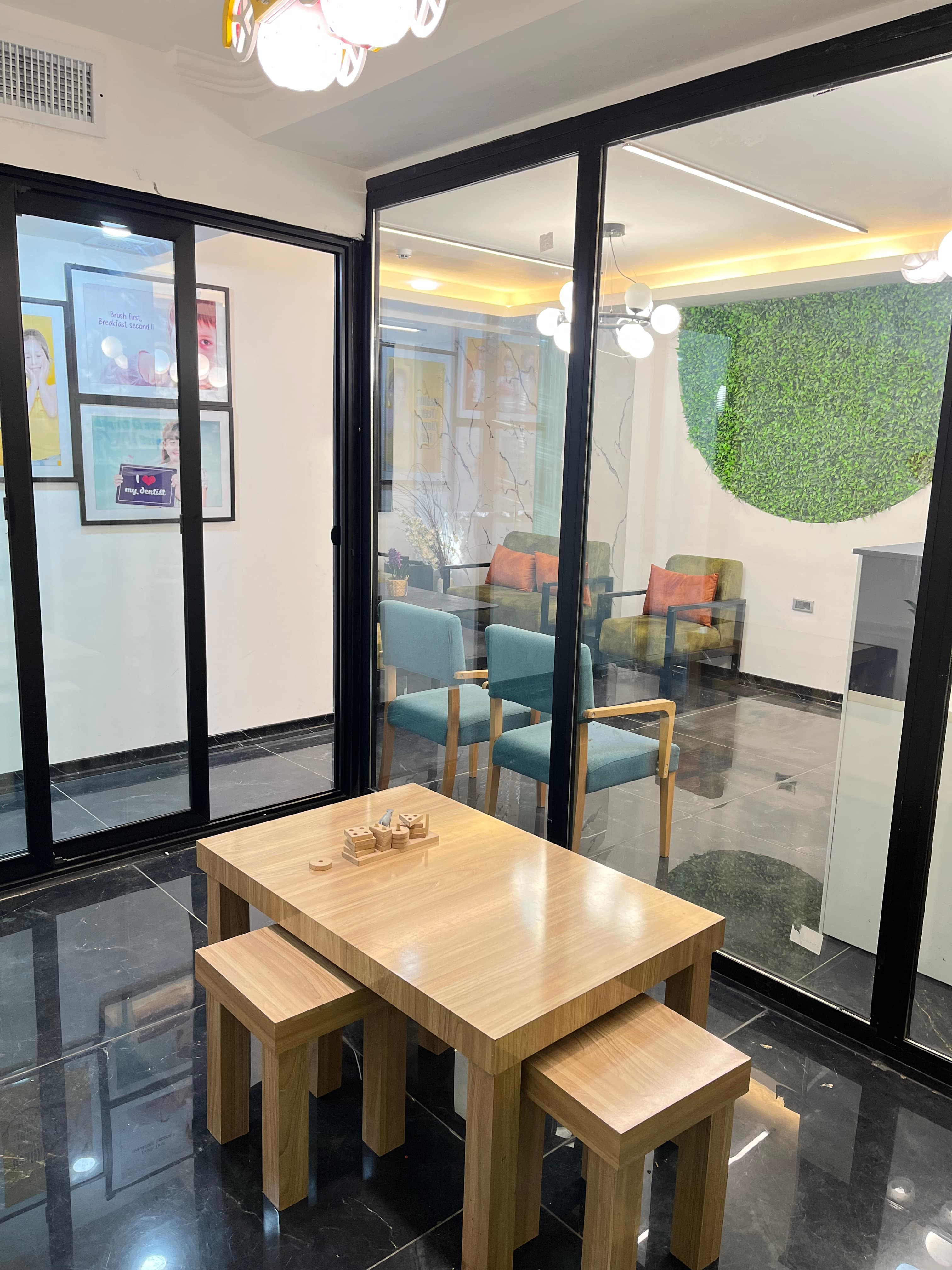 gallery-item