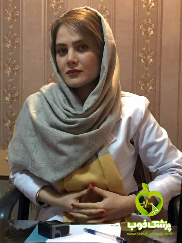دکتر حمیرا مودب سیگاری
