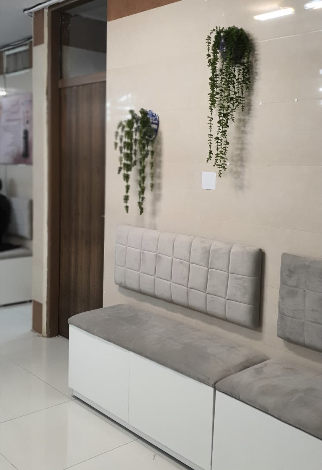 gallery-item