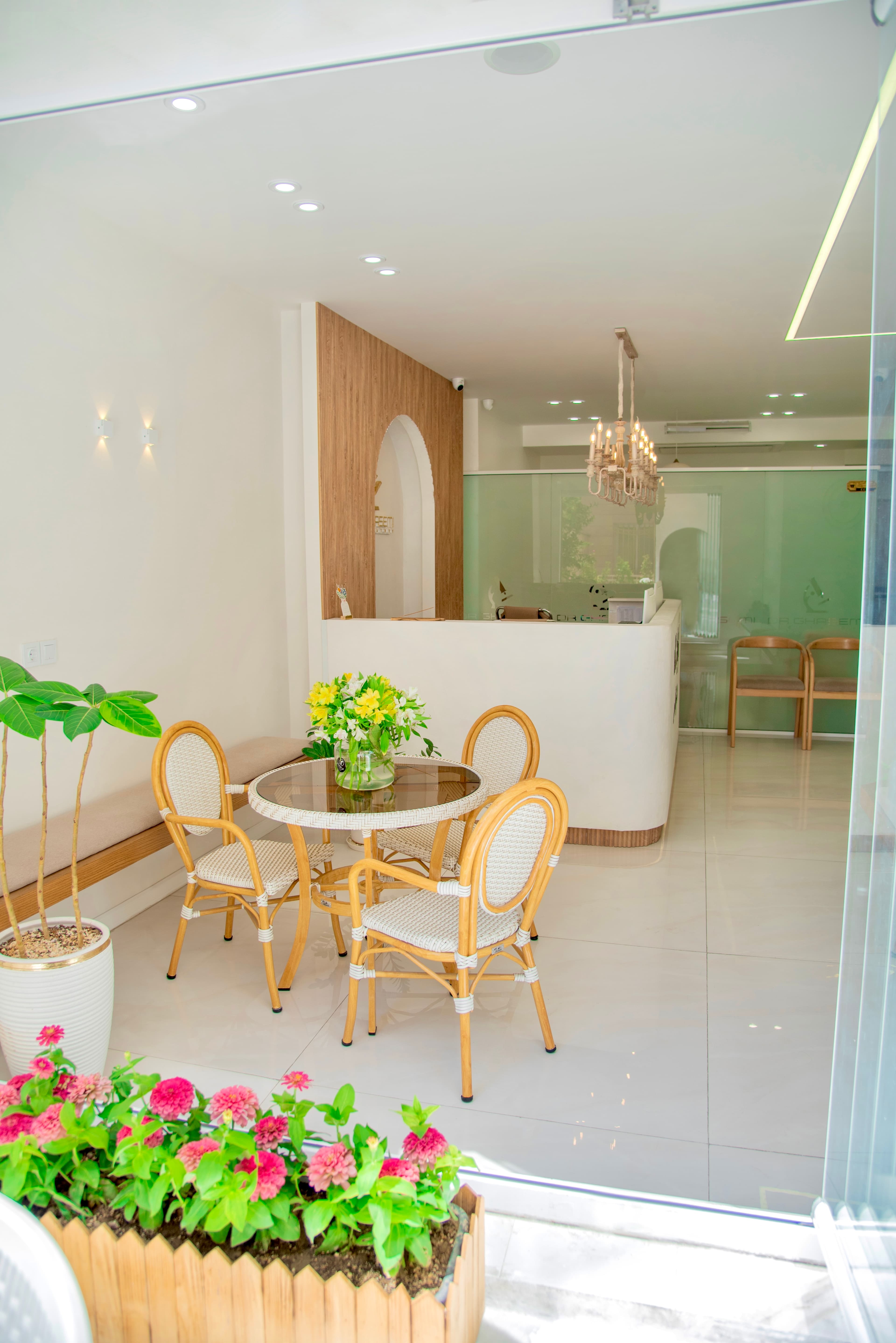 gallery-item