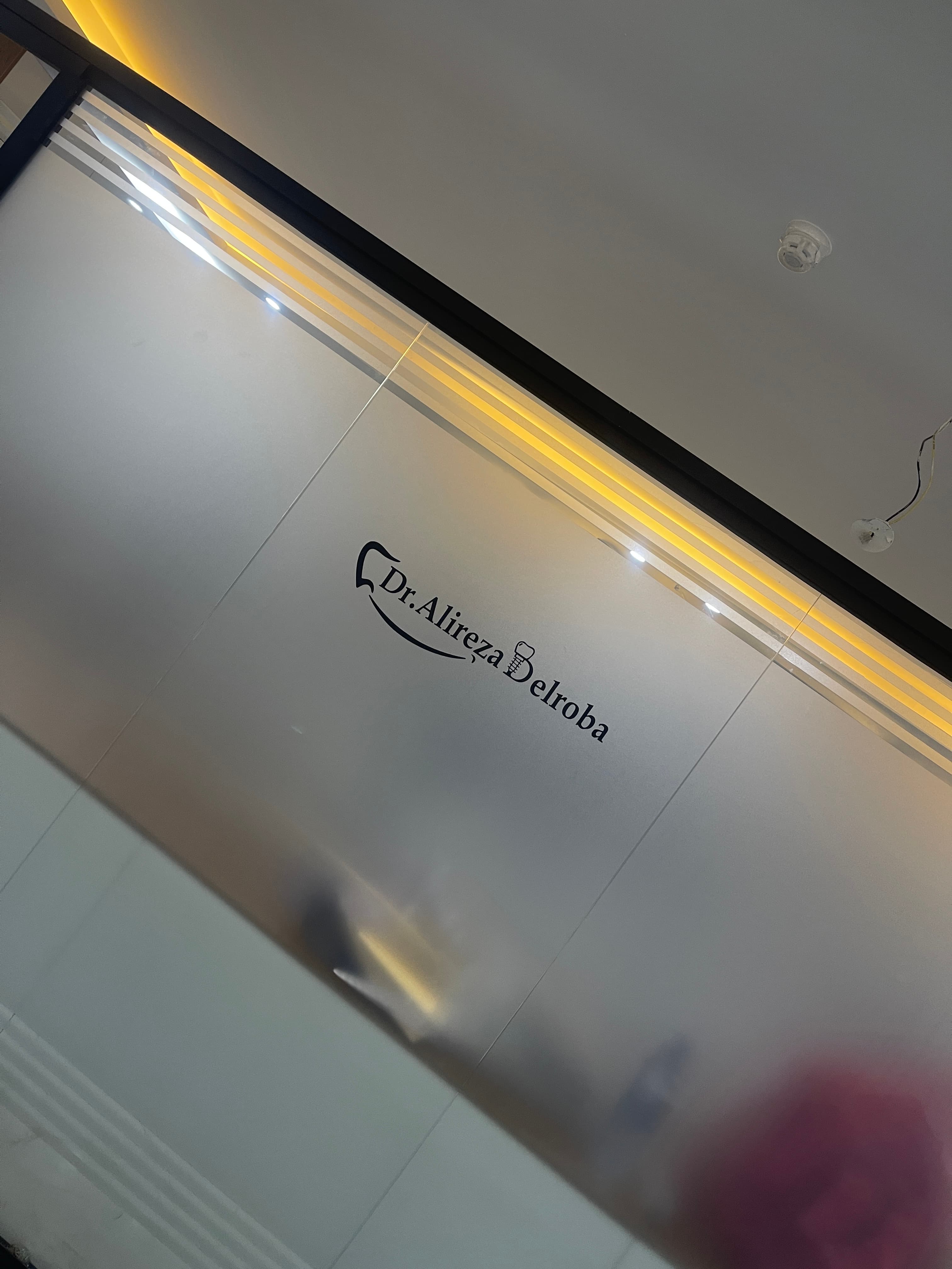 gallery-item