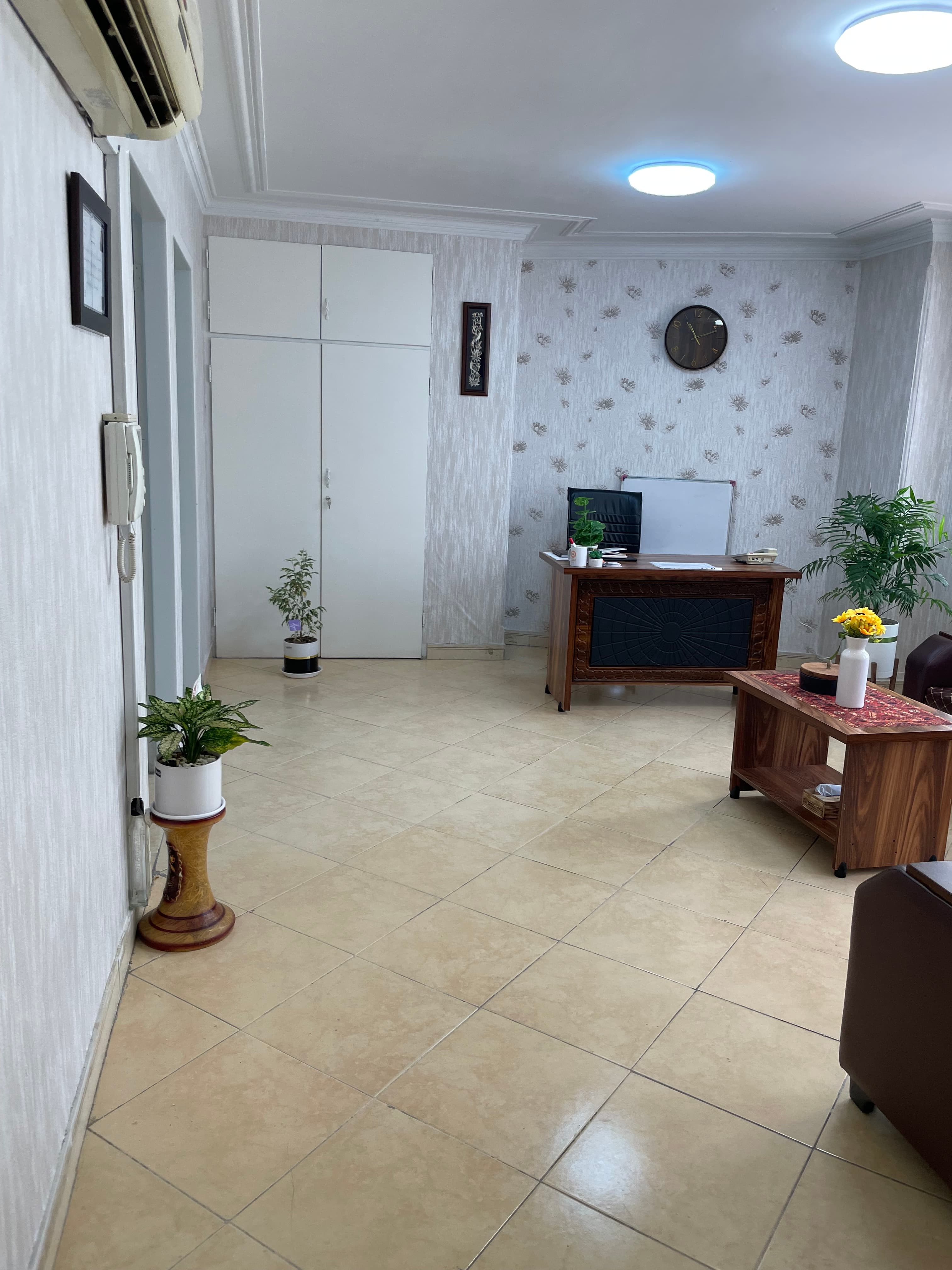 gallery-item