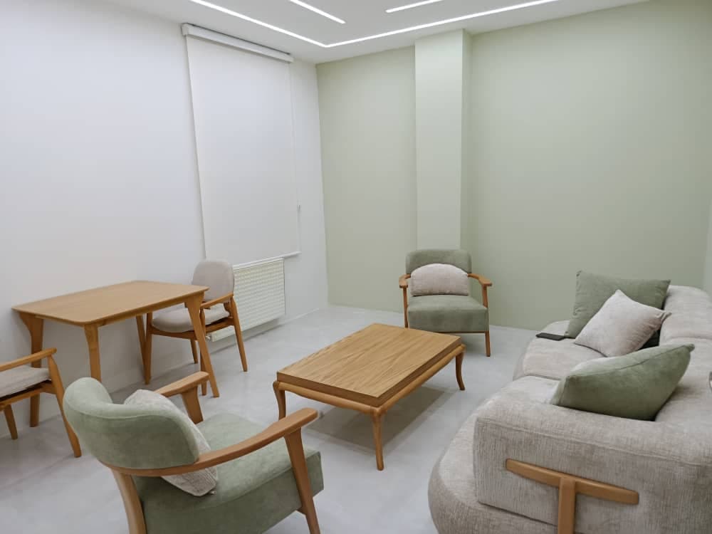 gallery-item