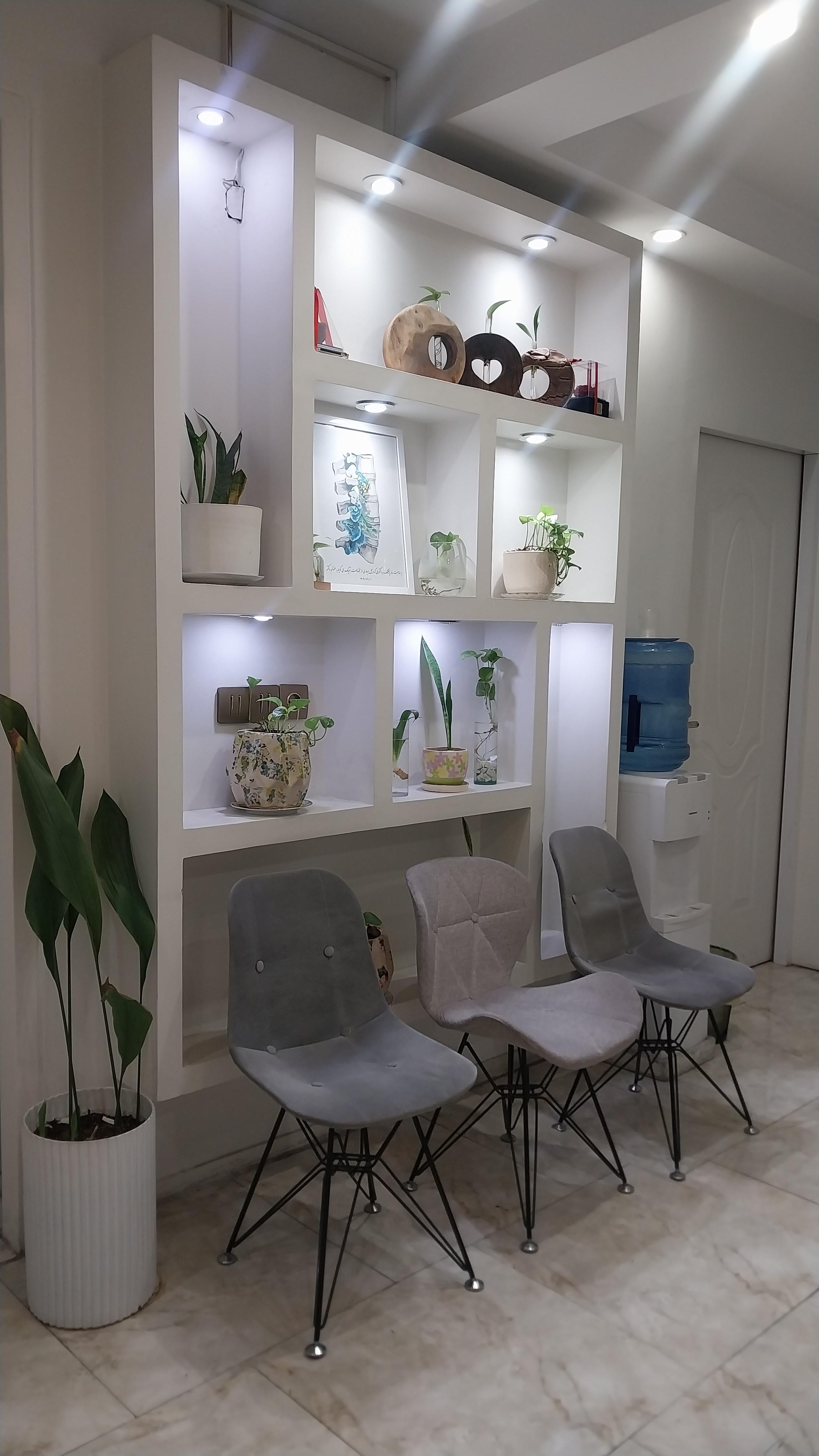 gallery-item