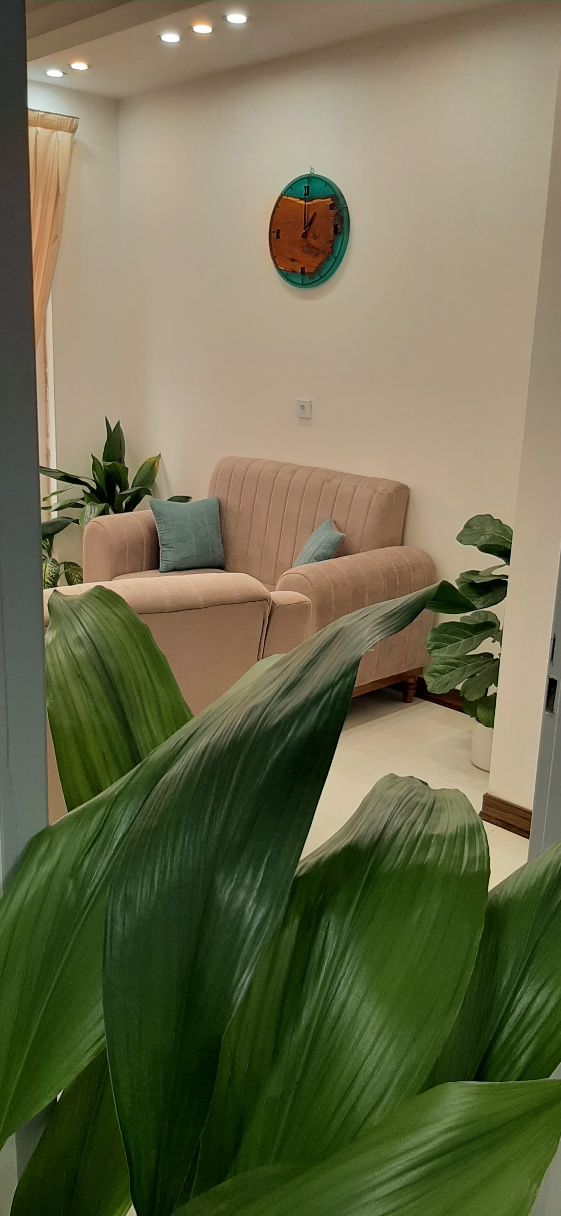 gallery-item