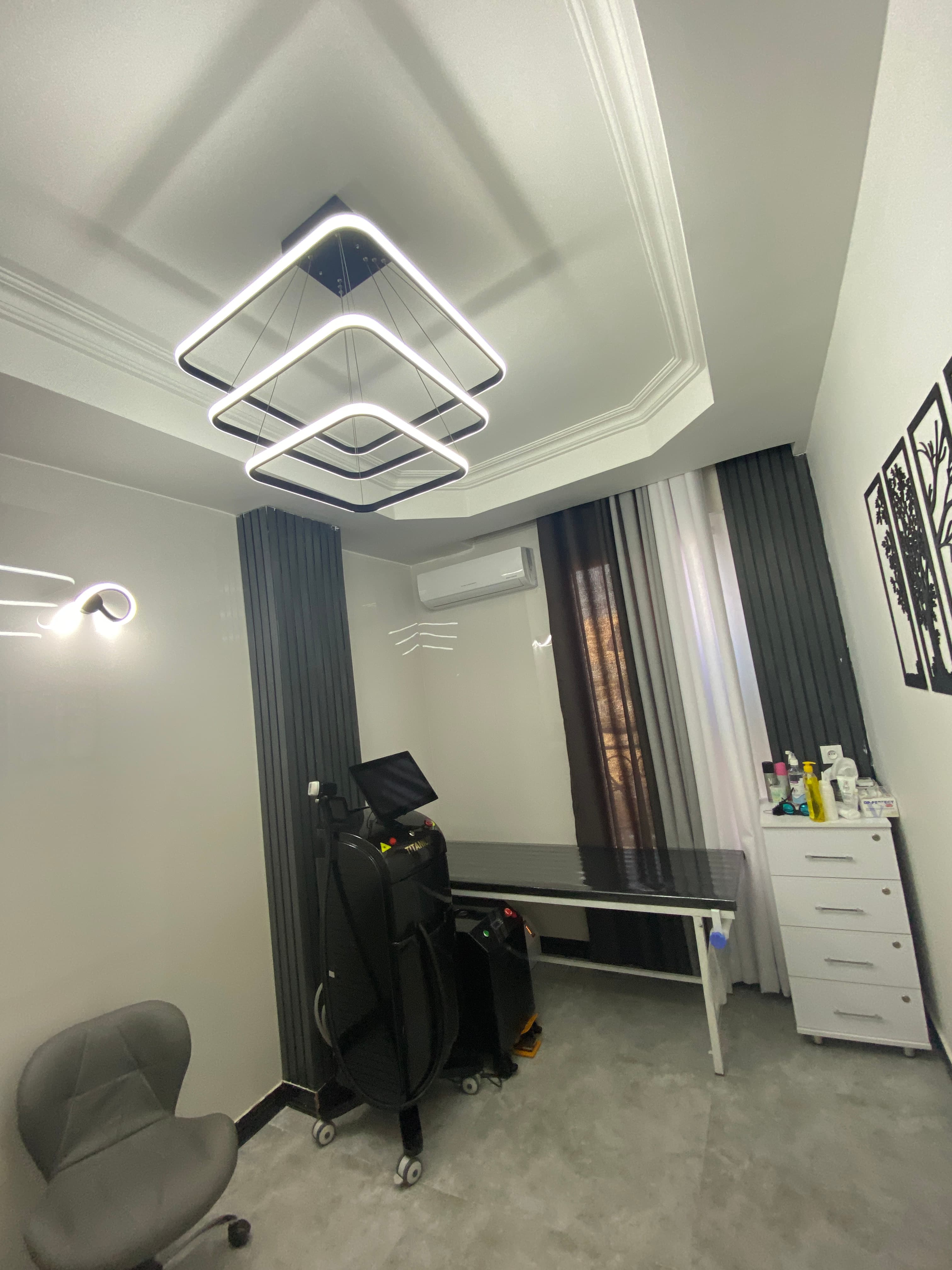 gallery-item