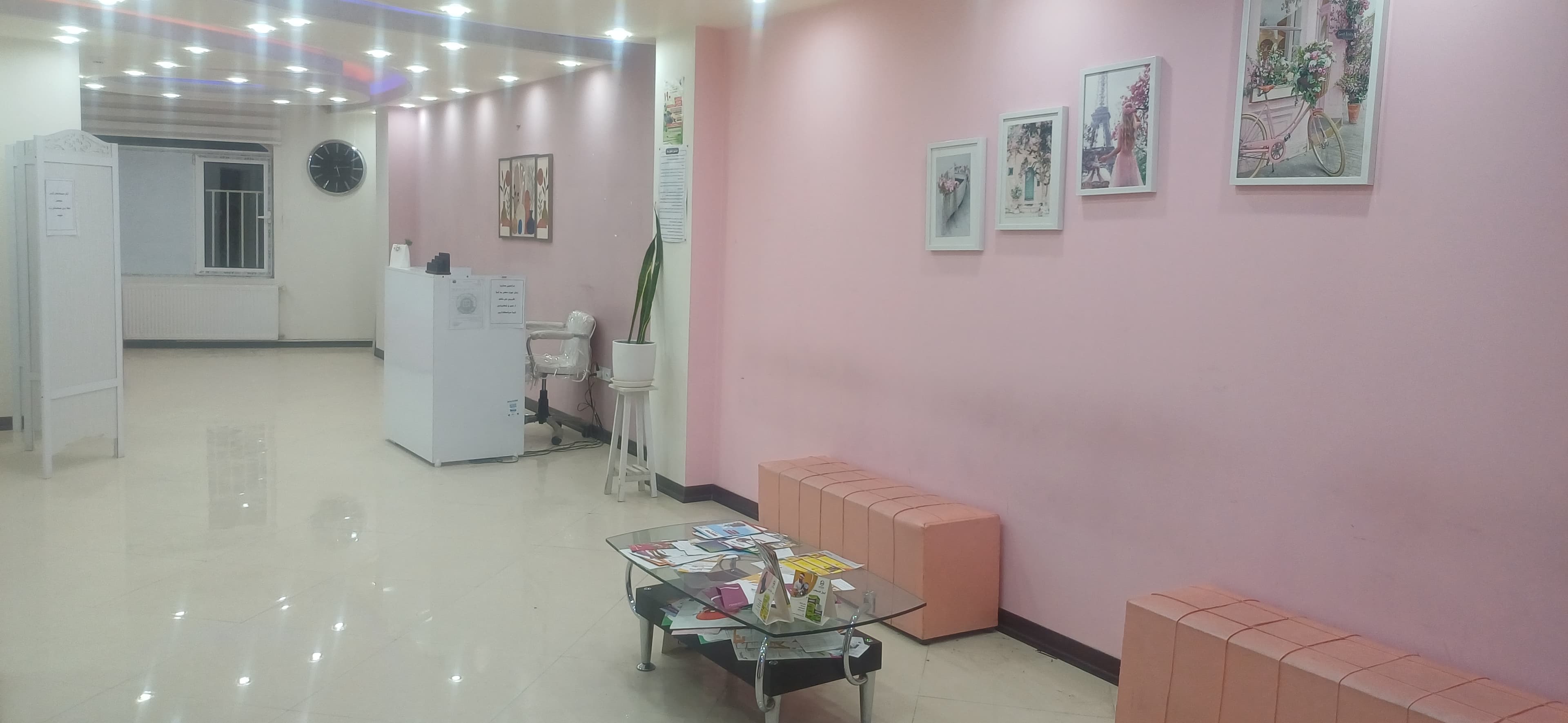 gallery-item