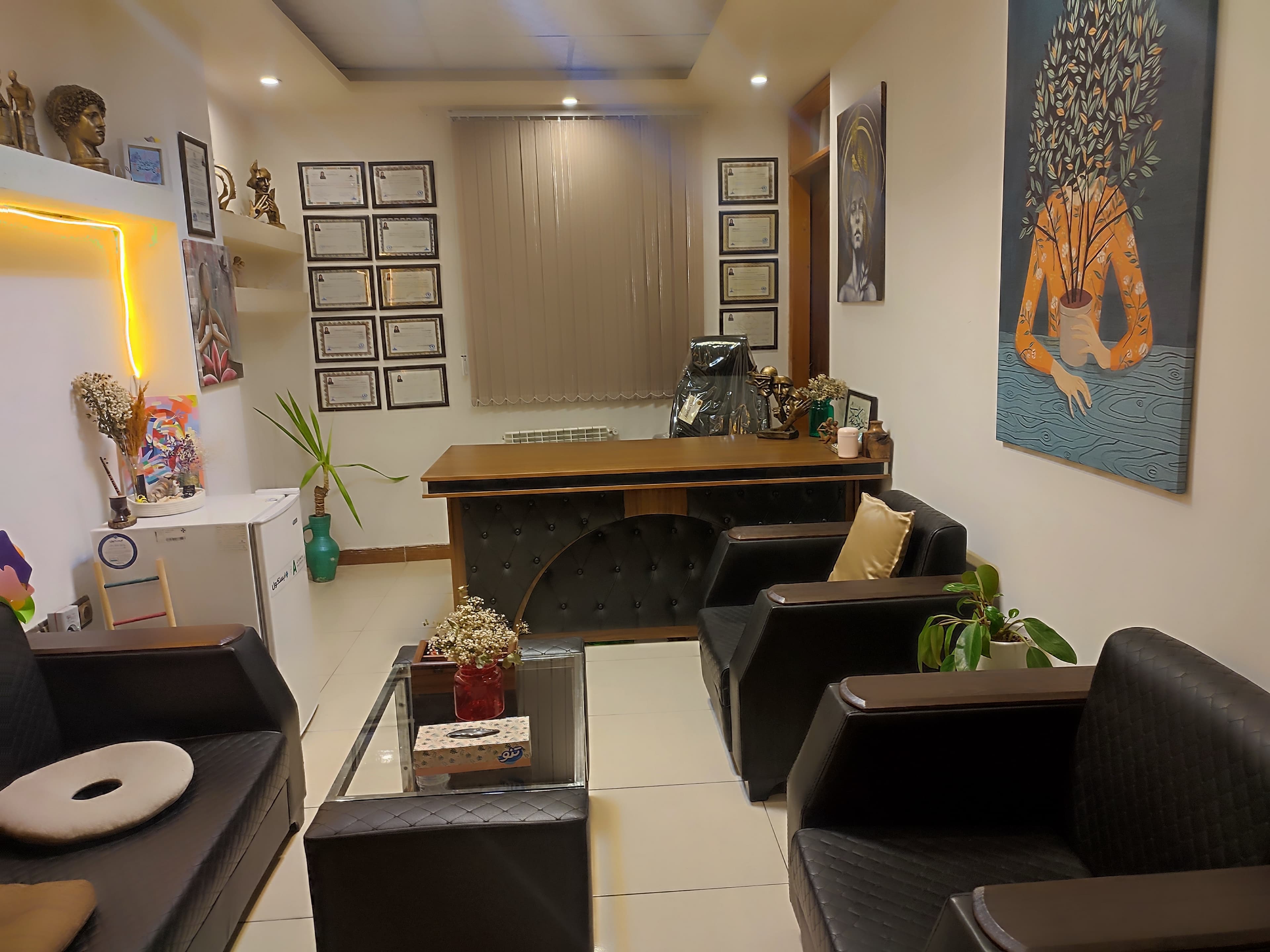 gallery-item