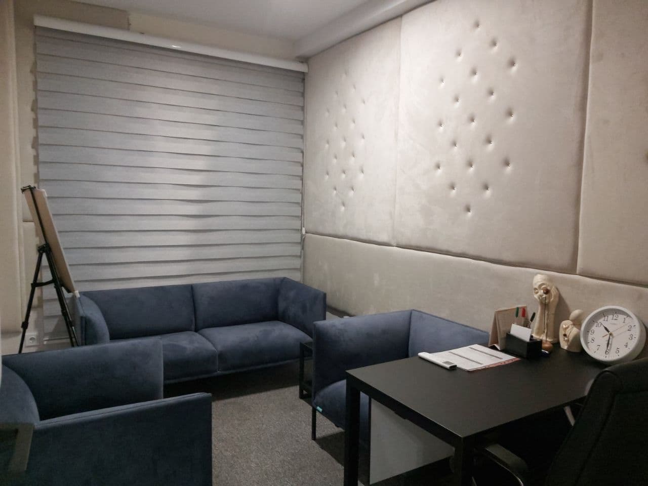 gallery-item