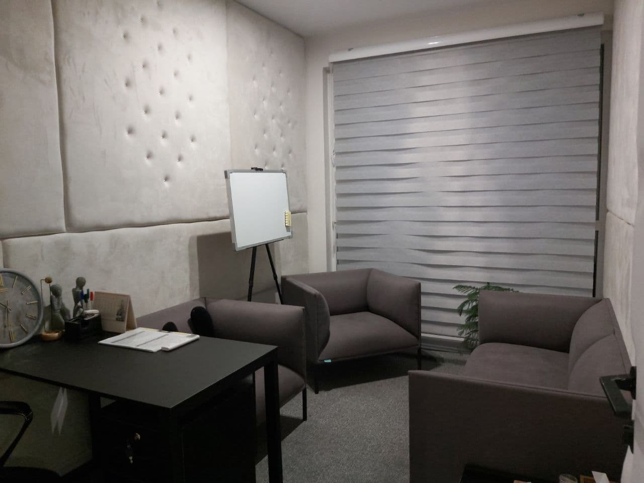 gallery-item