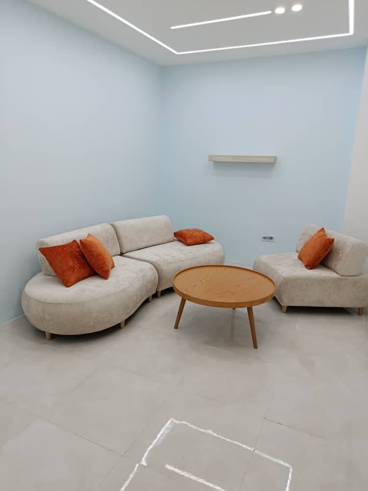 gallery-item
