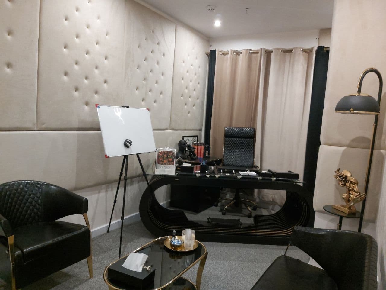gallery-item