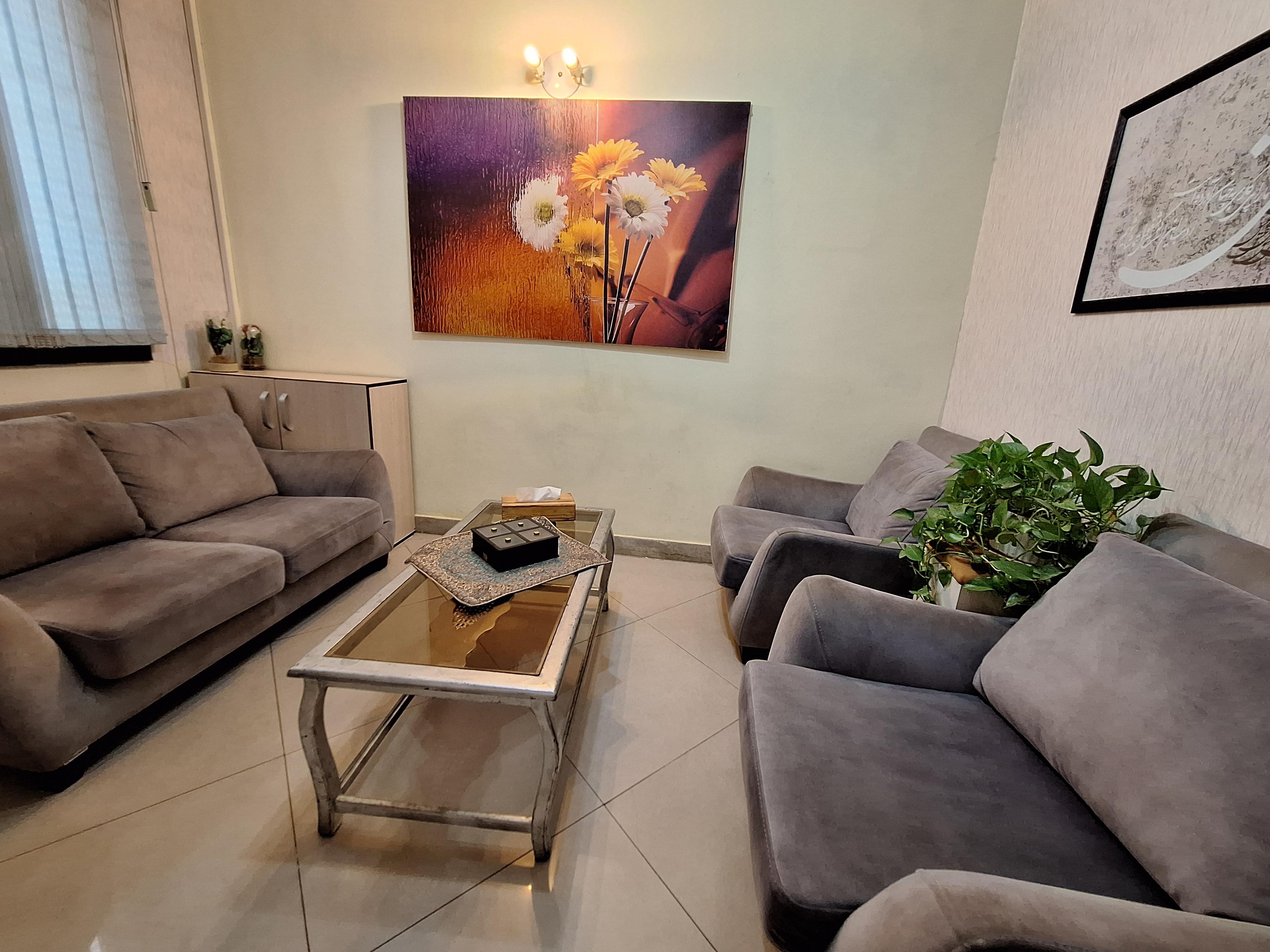 gallery-item