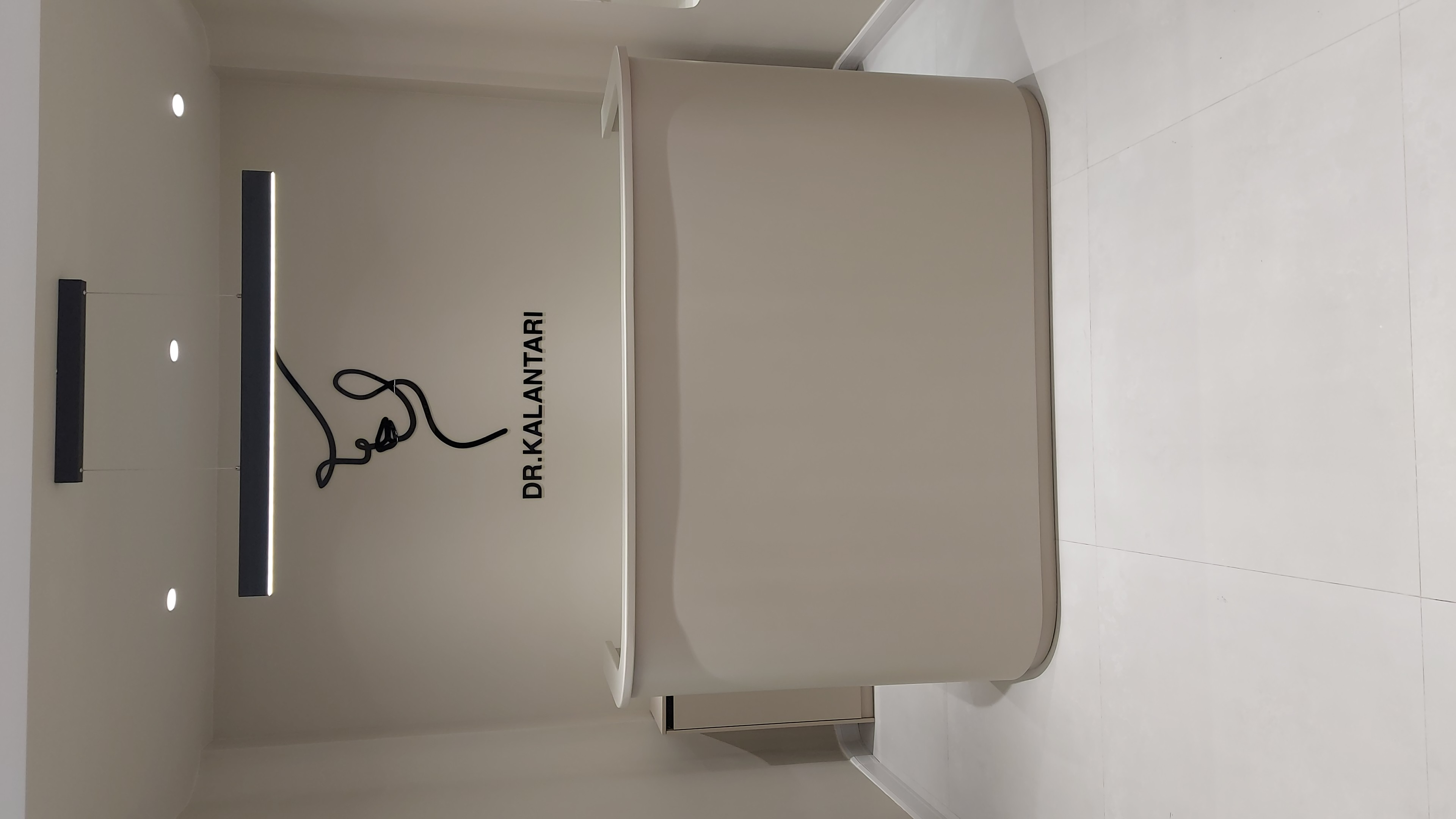 gallery-item