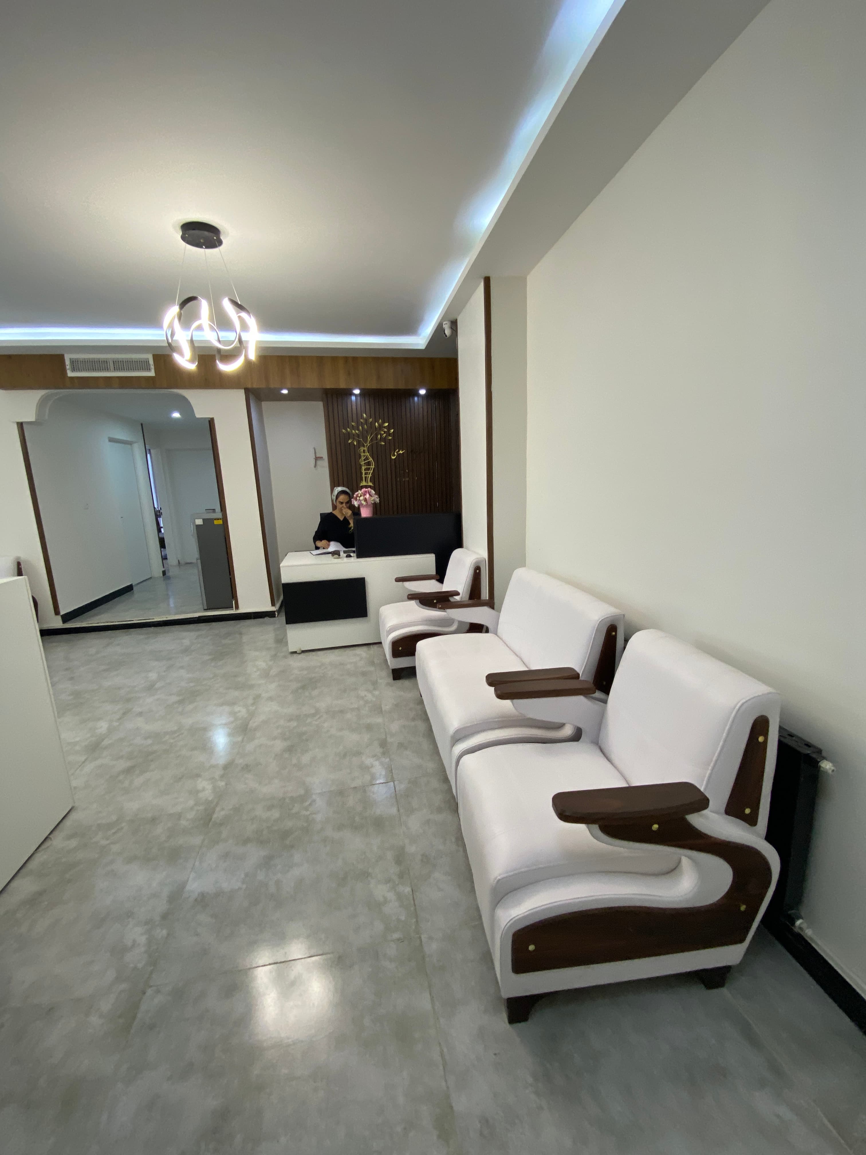 gallery-item