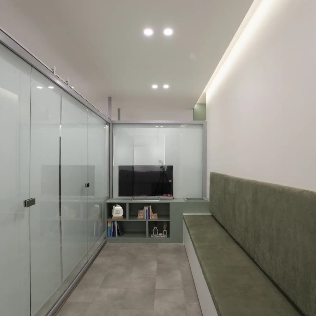gallery-item