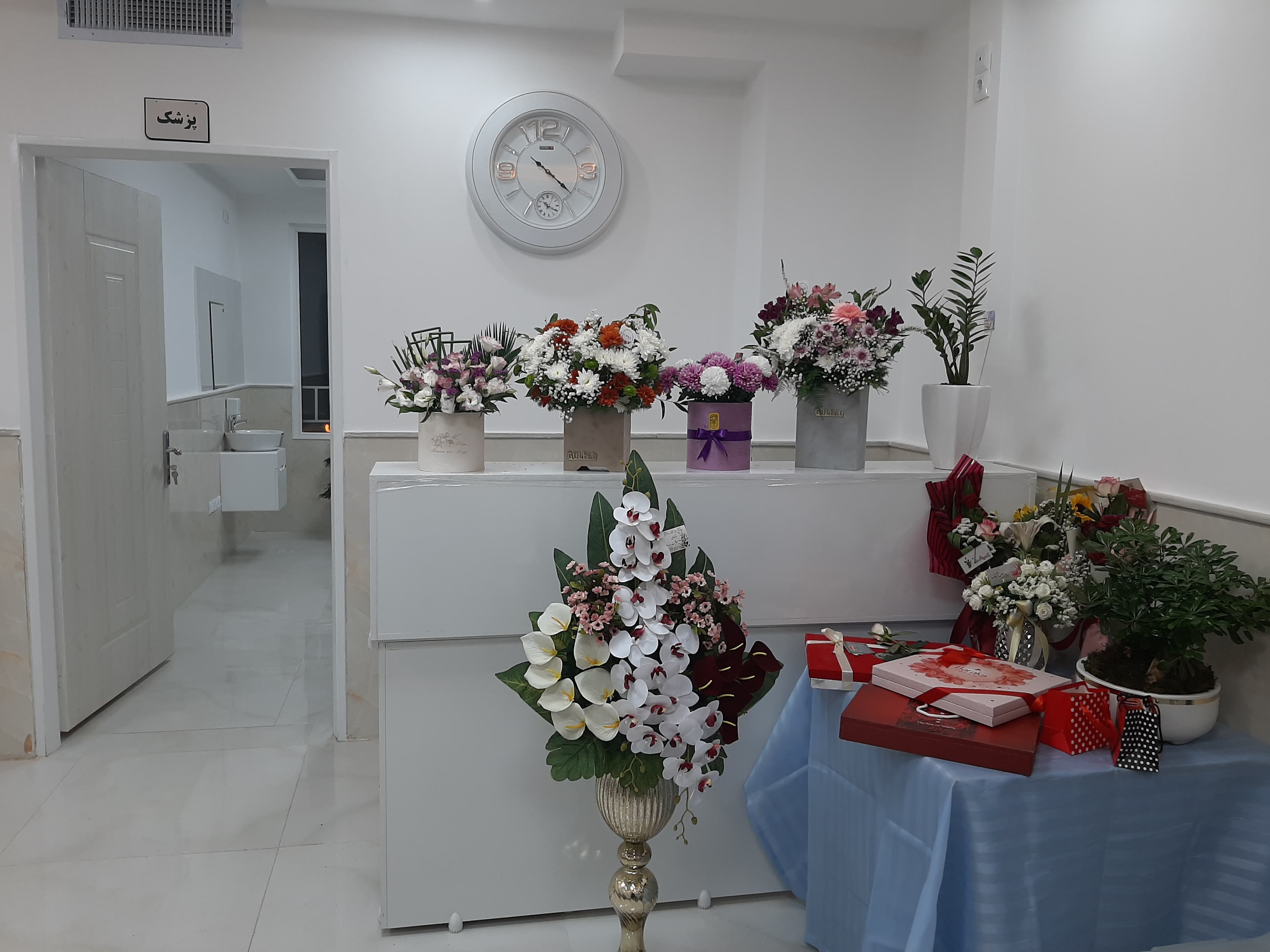gallery-item