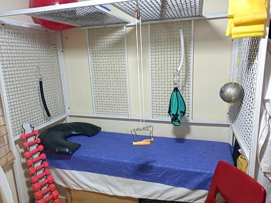gallery-item