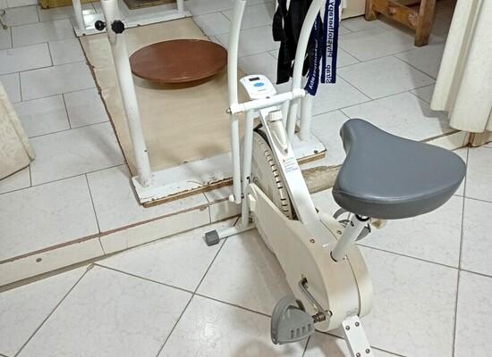 gallery-item