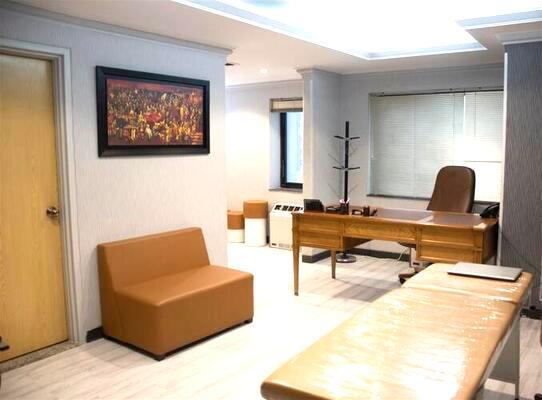 gallery-item
