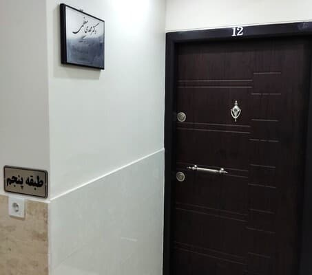 gallery-item