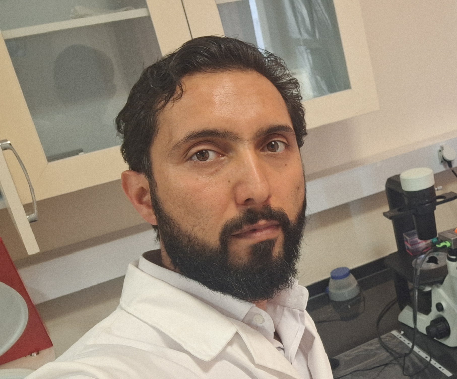 دکتر مهدی رهبر