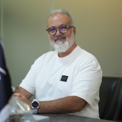 دکتر افشین عاطفی