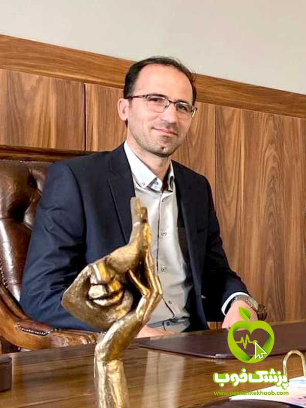 دکتر یوسف اکبری