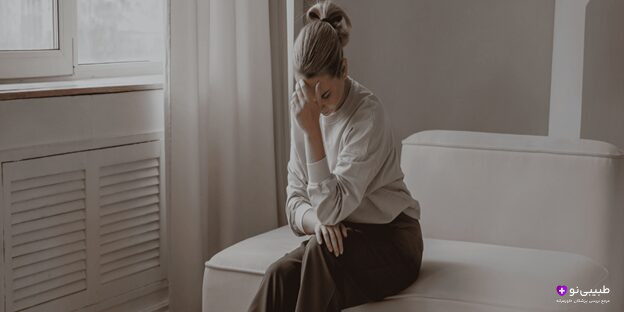شخصی که در حال فکر کردن به یک فکر وسواس‌گونه است، نشانه‌ای از اختلال وسواس فکری