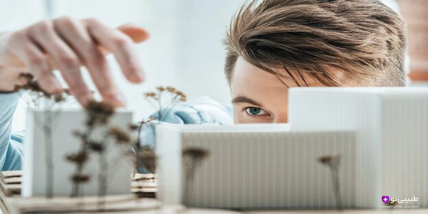 نمادهایی از ویژگی‌های شخصیت وسواسی مثل سخت‌گیری، نظم افراطی و توجه به جزئیات