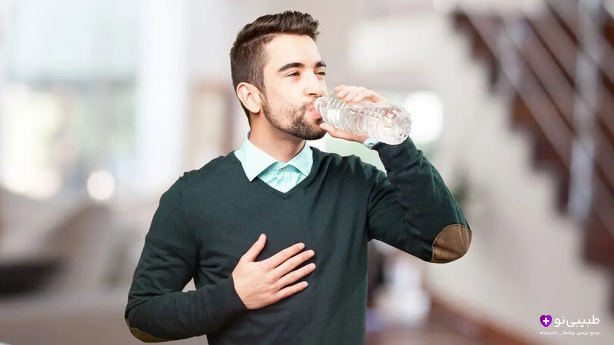 آب خوردن برای دفع سنگ کلیه